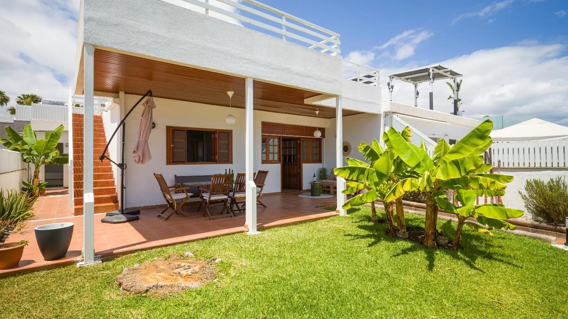Banana House In Top Location By Tenpropertiesgc location